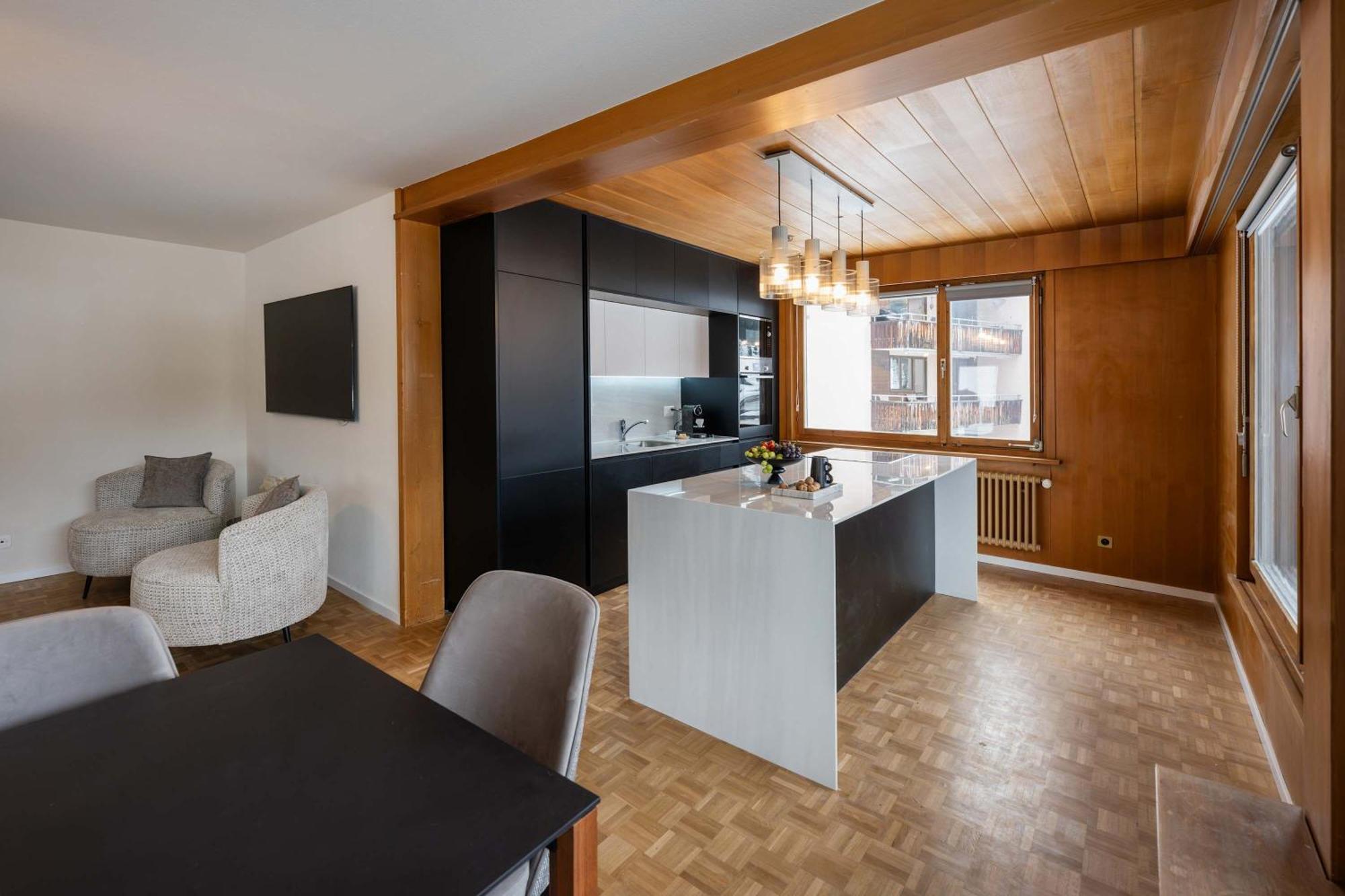 Apartment Luxe With Views Private Balcony
