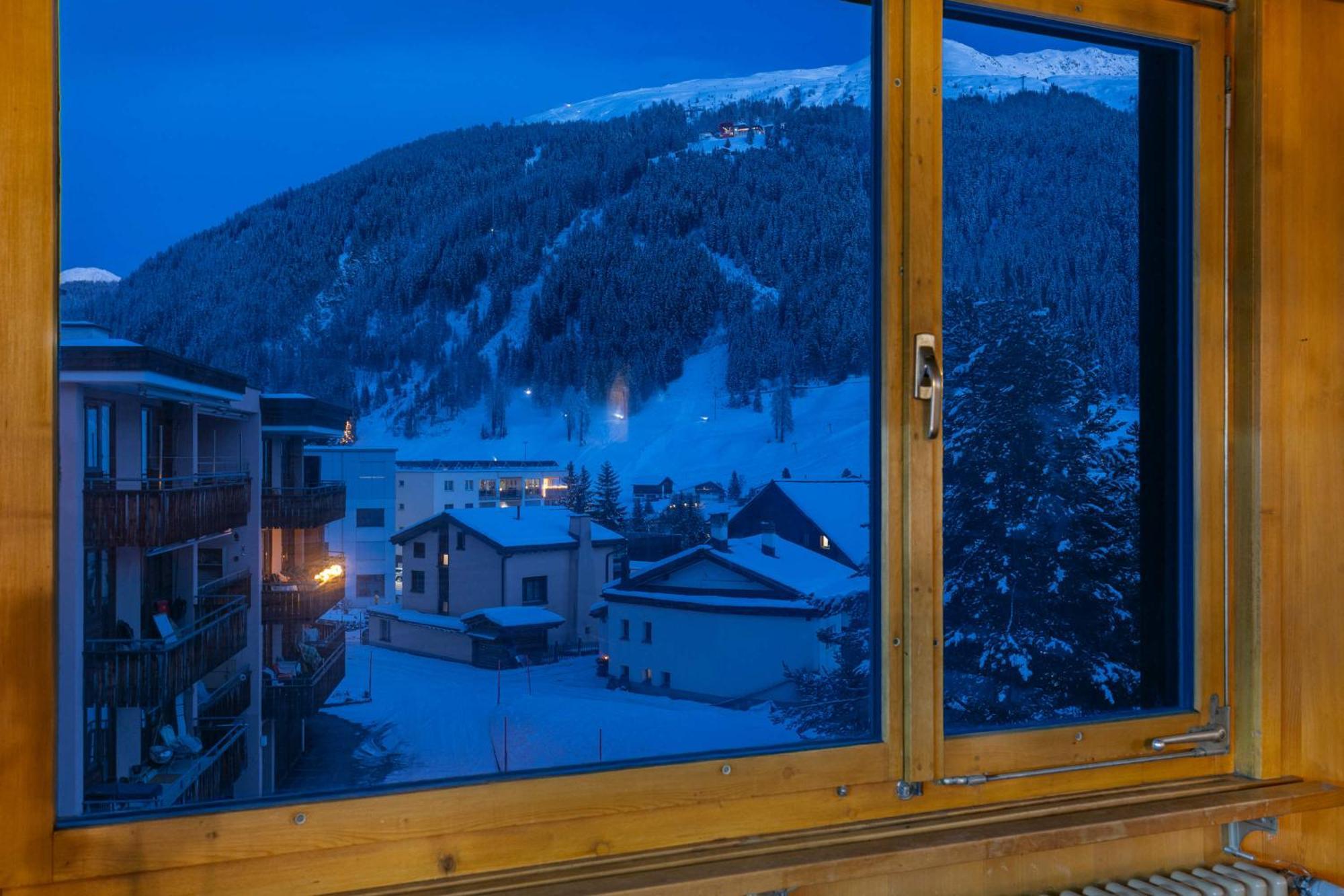 Luxe With Views Private Balcony Apartment Davos